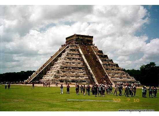 Mayan Pyramid El Castillo